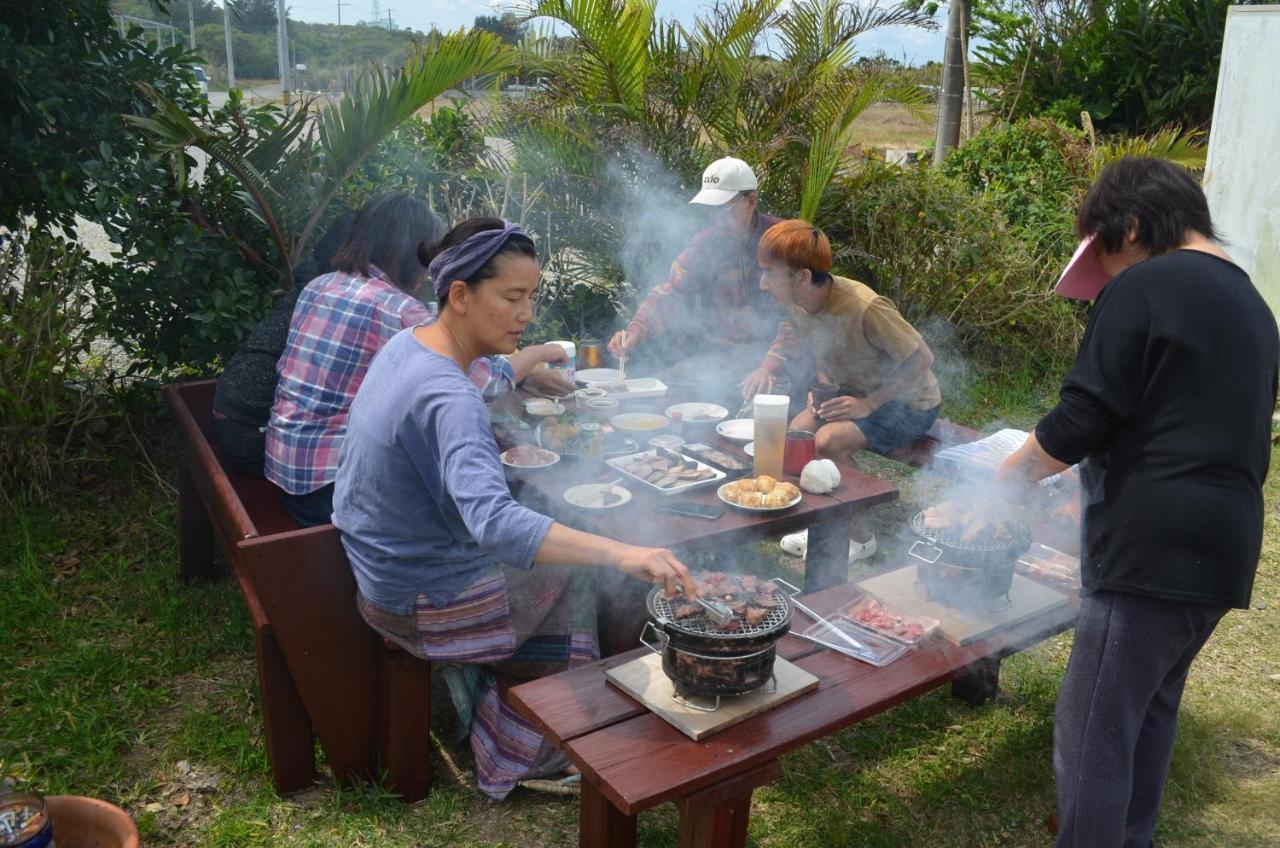 Guest House Isa Motobu Buitenkant foto